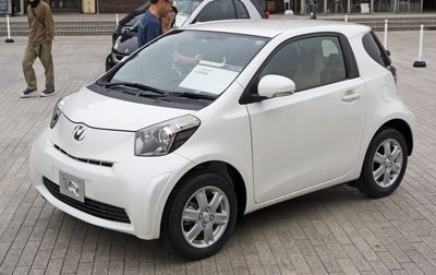 Автостекла Toyota iQ c установкой в Москве